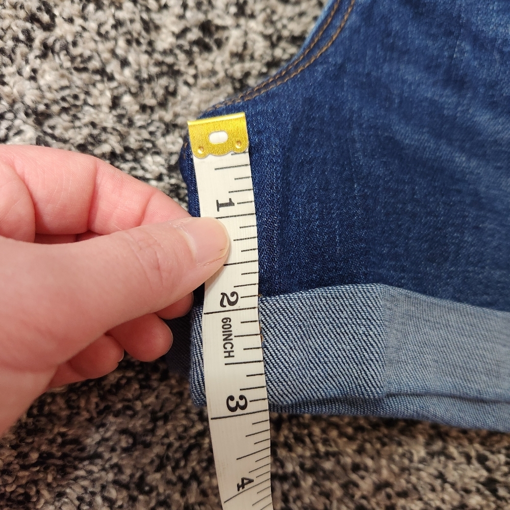 Old Navy Boyfriend Mid Rise Shorts Size 10 Rolled hem Button Fly Destressed Dark - Picture 11 of 11